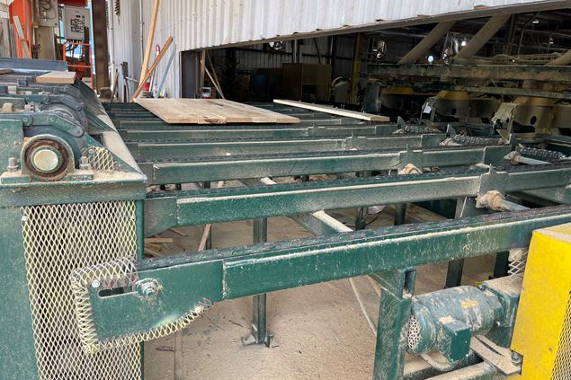 2020 Hutto Wood Products 6 Head Saw Line Trim Saw