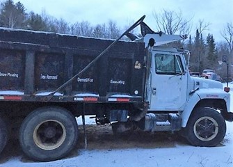 1985 International DT 466 Dump Truck