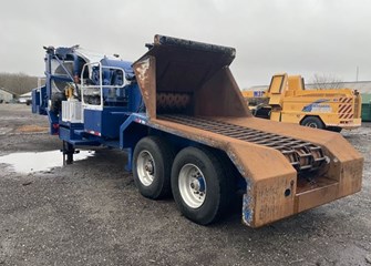 2014 Peterson-Pacific 4300B Mobile Wood Chipper