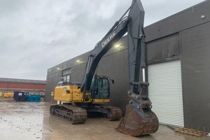 2018 John Deere 250G  Excavator