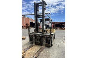 Caterpillar DP80  Forklift