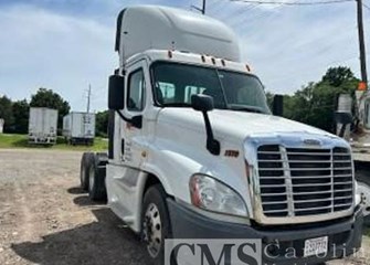 2015 Freightliner SemiTractor Truck