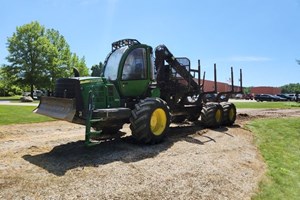 2014 John Deere 1110E  Forwarder