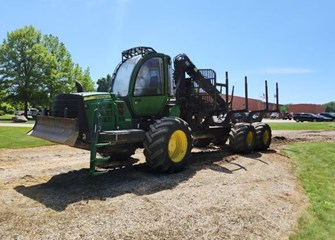 2014 John Deere 1110E Forwarder