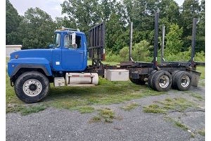 2002 Mack Log  Truck-Log