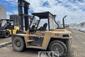 Caterpillar 17,500 lb  Forklift