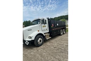 2003 Kenworth T802  Truck-Service