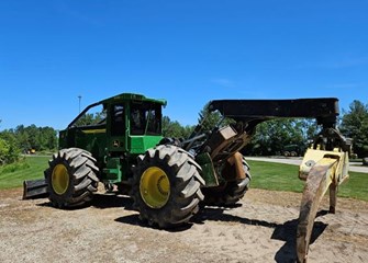 John Deere 648L Skidder