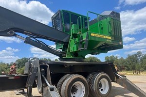 2017 John Deere 437E  Log Loader