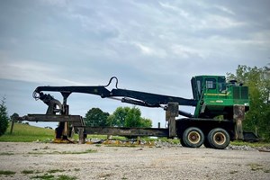 John Deere 335C  Log Loader