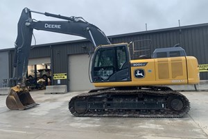 2022 John Deere 300G LC  Excavator