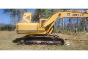 John Deere 690E  Excavator