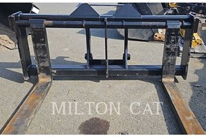 2015 Caterpillar 950/962 PALLET FORKS  Attachment