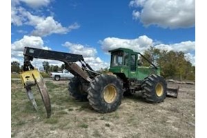 John Deere  Skidder