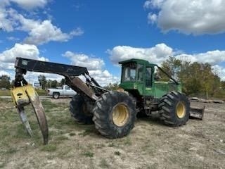 John Deere Skidder