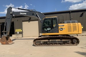 2022 John Deere 210G LC  Excavator