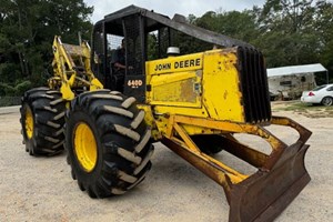 1989 John Deere 640D  Skidder