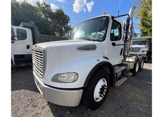 2005 Freightliner M2w/wet line SemiTractor Truck