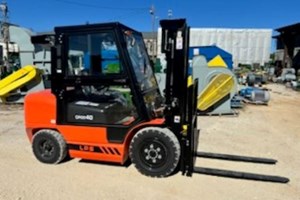 2024 Sawmill-World CPCD40  Forklift