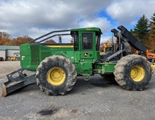 2021 John Deere 748LII