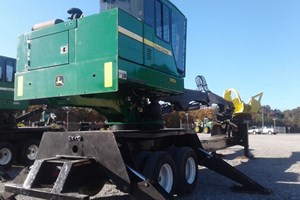 2015 John Deere 335D  Log Loader