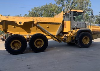 2019 John Deere 260E Articulated Dump Truck