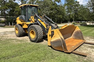 2019 John Deere 524L  Wheel Loader