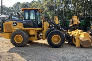 2019 John Deere 524L  Wheel Loader