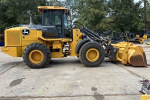 2019 John Deere 524L  Wheel Loader