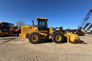 2022 John Deere 544 P  Wheel Loader