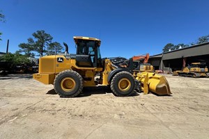 2022 John Deere 544 P  Wheel Loader