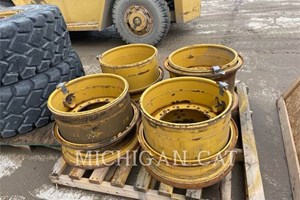 Caterpillar WORK TOOLS (NON-SERIALIZED) 938 RIMS  Tires