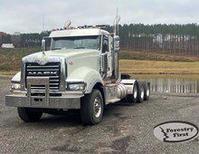 2015 Mack TD713