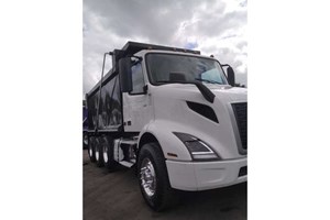 2020 Volvo DP  Truck-Dump