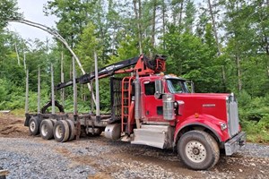 2016 Kenworth W900  Truck-Log