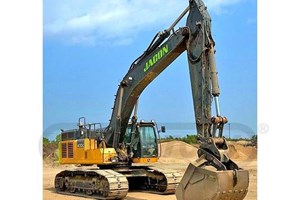 2017 John Deere 470G LC  Excavator