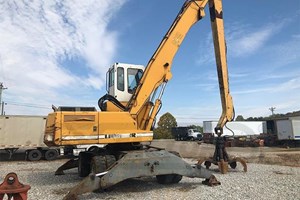 1997 Liebherr R 932  Excavator