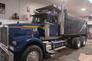 1998 Western Star 4900SF  Truck-Dump