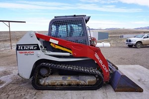 2017 Takeuchi TL12R2  Skidsteer