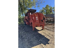 2014 Morbark 3200  Hogs and Wood Grinders