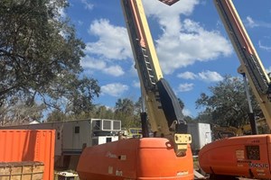 2012 JLG Industries 660SJC  Multihandler