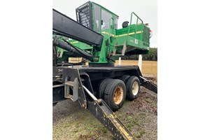 John Deere 437D  Log Loader